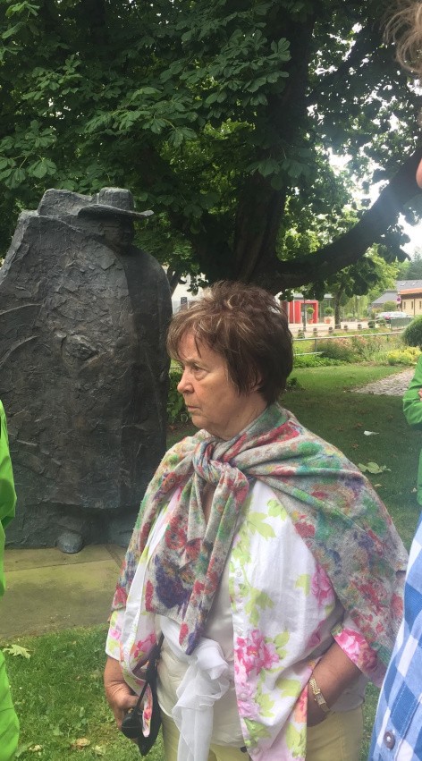 Irene vor Hans Jakob Irene vor Hans Jakob